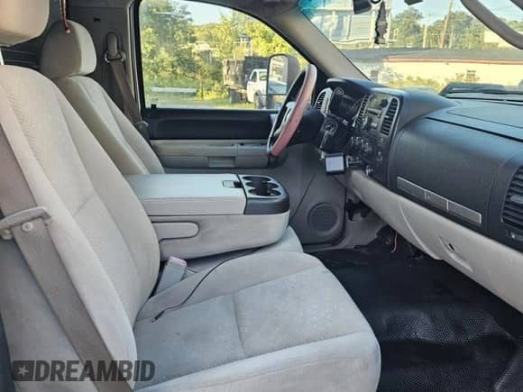 2008 Chevrolet Silverado 3500 с VIN 1GBJK34668E803276, выставлен на аукционе Copart как лот 70848375 с пробегом 79 661 миль миль и Чистый • Clean title. История ставок и продаж доступна на DreamBid. Изображение 5.