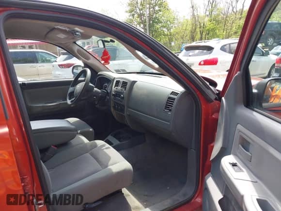 2007 Dodge Dakota SLT with VIN 1D7HW48K87S270838, listed as a IAAI auction lot 42150101 with 225,761 mi miles and . Bid and sale history available at DreamBid. Image 5.