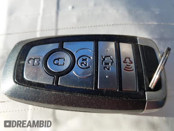 ✅ 2020 Ford Mustang EcoBoost Premium • VIN: 1FA6P8THXL5141998 • Lot: 43567131. Wystawiony na IAAI z przebiegiem 28 021 mil. Bezpłatny archiwum sprzedaży aukcyjnych z USA i szczegółowy raport historii pojazdu na DreamBid. Zdjęcie 11.