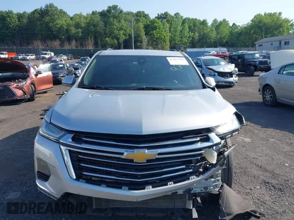 ✅ 2022 Chevrolet Traverse LT • VIN: 1GNERHKW0NJ131899 • Lot: 42567239. Wystawiony na IAAI z przebiegiem 78 665 mil. Bezpłatny archiwum sprzedaży aukcyjnych z USA i szczegółowy raport historii pojazdu na DreamBid. Zdjęcie 12.