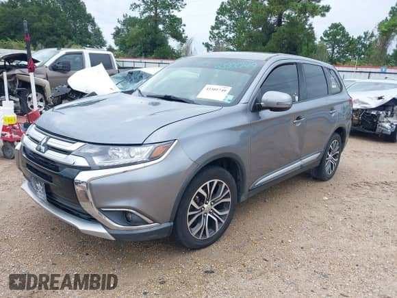 2018 Mitsubishi Outlander SE with VIN JA4AD3A37JJ004135, listed as a IAAI auction lot 43301749 with 209,325 mi miles and . Bid and sale history available at DreamBid. Image 17.