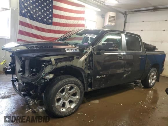 ✅ 2024 Ram 1500 Big Horn • VIN: 1C6SRFFT3RN105058 • Lot: 46500315. Listed on Copart with 25,112 mi. Free auction sales archive from the USA and detailed vehicle history report at DreamBid. Image 1.