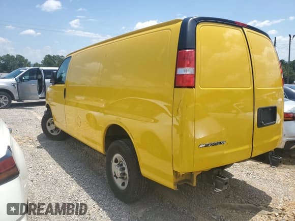 ✅ 2021 Chevrolet Express Cargo • VIN: 1GCWGAFP5M1174873 • Lot: 65430575. Wystawiony na Copart z przebiegiem 201 014 mil. Bezpłatny archiwum sprzedaży aukcyjnych z USA i szczegółowy raport historii pojazdu na DreamBid. Zdjęcie 2.
