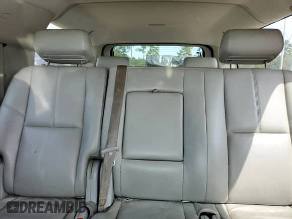 2010 Chevrolet Suburban LT z VIN 1GNUKJE35AR139405, wystawiony jako Copart lot #80348595 z przebiegiem 183 310 mil mil oraz Czysty tytuł • Clean title. Historia ofert i sprzedaży dostępna na DreamBid. Obrazek 10.