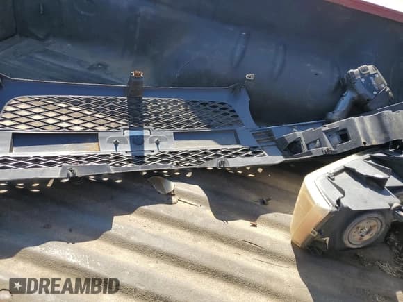 ✅ 2005 Chevrolet Colorado 1SF LS Z71 • VIN: 1GCDT136258179830 • Лот: 52709835. Опубликован ранее на Copart с пробегом 206 029 миль. Бесплатный доступ к архиву аукционных продаж из США и подробный отчёт об истории автомобиля на DreamBid. Изображение 12.