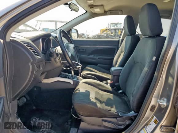 2013 Mitsubishi Outlander ES z VIN 4A4AR3AU7DE002388, wystawiony jako Copart lot #71191145 z przebiegiem 210 627 mil mil oraz Szkoda całkowita • Salvage title. Historia ofert i sprzedaży dostępna na DreamBid. Obrazek 7.