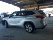 ✅ 2022 Toyota Highlander Hybrid LE • VIN: 5TDBBRCH9NS554960 • Лот: 87237015. Опубликован ранее на Copart с пробегом 52 954 миль. Бесплатный доступ к архиву аукционных продаж из США и подробный отчёт об истории автомобиля на DreamBid. Изображение 2.