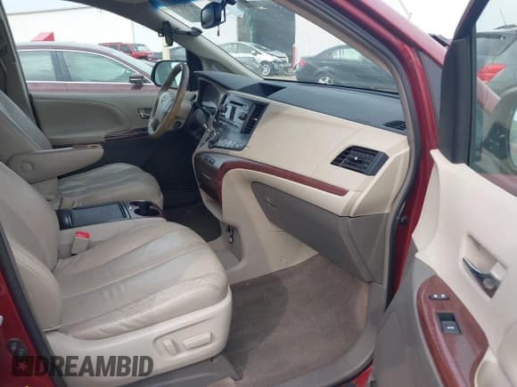 ✅ 2012 Toyota Sienna XLE AAS • VIN: 5TDYK3DC6CS255241 • Lot: 42816994. Listed on IAAI with 173,913 mi. Free auction sales archive from the USA and detailed vehicle history report at DreamBid. Image 5.