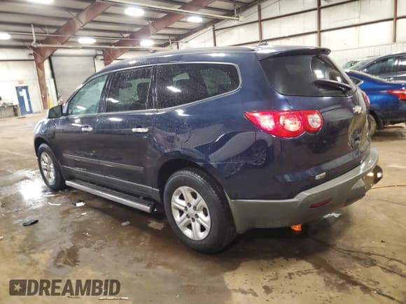 ✅ 2011 Chevrolet Traverse LS • VIN: 1GNKRFEDXBJ380336 • Lot: 86704045. Wystawiony na Copart z przebiegiem 182 496 mil. Bezpłatny archiwum sprzedaży aukcyjnych z USA i szczegółowy raport historii pojazdu na DreamBid. Zdjęcie 2.