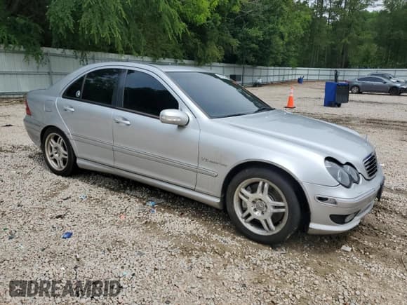 ✅ 2002 Mercedes-Benz C AMG • VIN: WDBRF65J32F157367 • Лот: 59039565. Опубликован ранее на Copart с пробегом 171 931 миль. Бесплатный доступ к архиву аукционных продаж из США и подробный отчёт об истории автомобиля на DreamBid. Изображение 4.