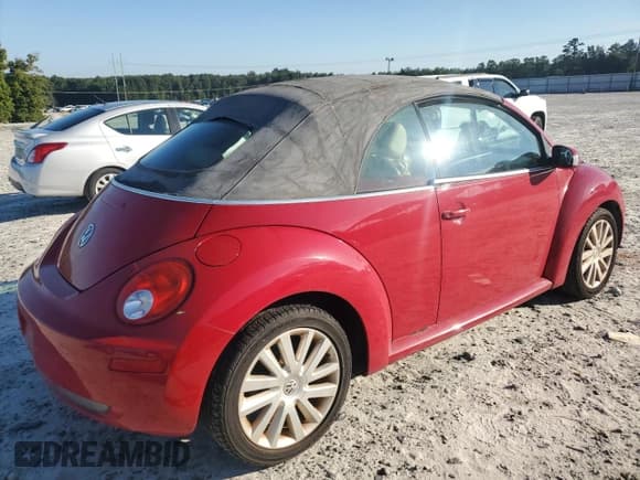 ✅ 2008 Volkswagen Beetle SE • VIN: 3VWRF31Y58M409239 • Лот: 70170195. Опубликован ранее на Copart с пробегом 93 178 миль. Бесплатный доступ к архиву аукционных продаж из США и подробный отчёт об истории автомобиля на DreamBid. Изображение 3.