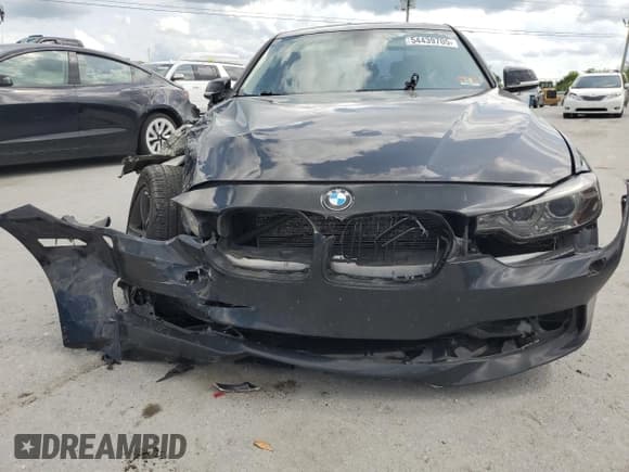 ✅ 2013 BMW 3 Series 328i • VIN: WBA3A5G59DNP18824 • Lot: 54439705. Listed on Copart with 106,129 mi. Free auction sales archive from the USA and detailed vehicle history report at DreamBid. Image 5.