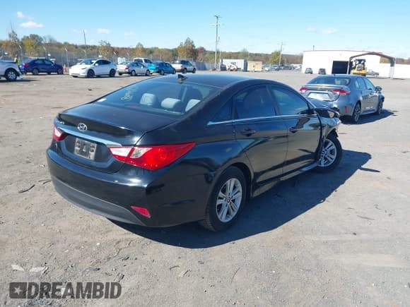 ✅ 2014 Hyundai Sonata GLS • VIN: 5NPEB4AC2EH926510 • Lot: 43521608. Wystawiony na IAAI z przebiegiem 83 018 mil. Bezpłatny archiwum sprzedaży aukcyjnych z USA i szczegółowy raport historii pojazdu na DreamBid. Zdjęcie 4.