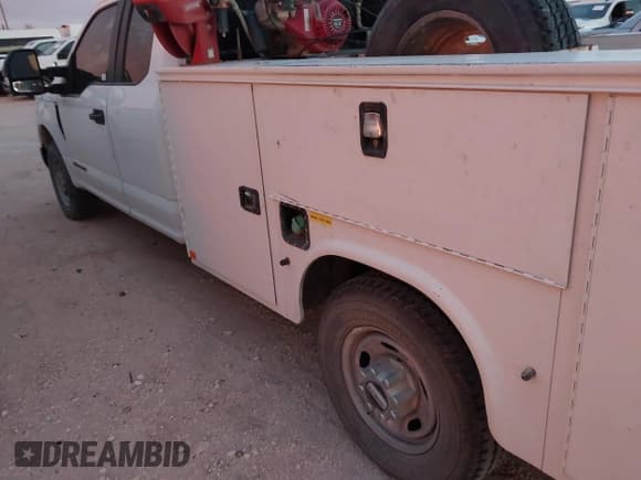 ✅ 2017 Ford F-350 • VIN: 1FD7X3ET5HEE29322 • Лот: 42365680. Опубликован ранее на IAAI с пробегом 190 076 миль. Бесплатный доступ к архиву аукционных продаж из США и подробный отчёт об истории автомобиля на DreamBid. Изображение 3.