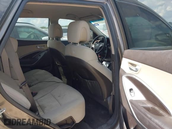 ✅ 2014 Hyundai Santa Fe • VIN: 5XYZU3LB7EG127100 • Лот: 43396779. Опубликован ранее на IAAI с пробегом 228 973 миль. Бесплатный доступ к архиву аукционных продаж из США и подробный отчёт об истории автомобиля на DreamBid. Изображение 8.