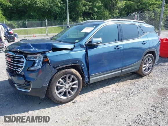 ✅ 2024 GMC Terrain SLT • VIN: 3GKALVEG7RL310682 • Lot: 42388049. Listed on IAAI with 9,792 mi. Free auction sales archive from the USA and detailed vehicle history report at DreamBid. Image 2.