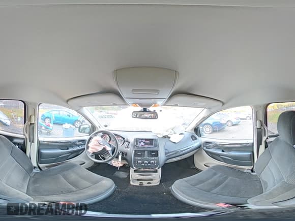 ✅ 2019 Dodge Grand Caravan SE • VIN: 2C4RDGBG5KR737606 • Lot: 82572365. Wystawiony na Copart z przebiegiem 101 461 mil. Bezpłatny archiwum sprzedaży aukcyjnych z USA i szczegółowy raport historii pojazdu na DreamBid. Zdjęcie 16.