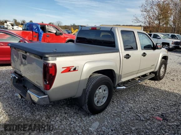 ✅ 2005 Chevrolet Colorado 1SF LS Z71 • VIN: 1GCDS136558106633 • Лот: 79876504. Опубликован ранее на Copart с пробегом 216 931 миль. Бесплатный доступ к архиву аукционных продаж из США и подробный отчёт об истории автомобиля на DreamBid. Изображение 3.