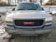 2002 GMC Sierra 1500 with VIN 1GTEC14W22Z240649, listed as a Copart auction lot 42958365 with 105,857 mi miles and Salvage title. Bid and sale history available at DreamBid. Image 5.