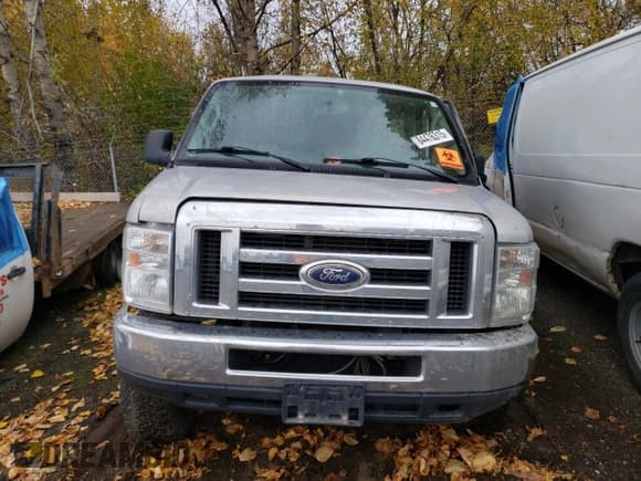 ✅ 2014 Ford Econoline Passenger XL • VIN: 1FBSS3BL4EDA85408 • Lot: 84476315. Wystawiony na Copart z przebiegiem Nie podano. Bezpłatny archiwum sprzedaży aukcyjnych z USA i szczegółowy raport historii pojazdu na DreamBid. Zdjęcie 5.