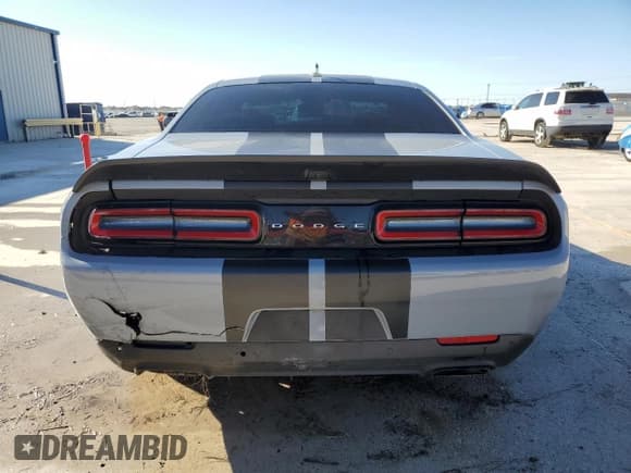 ✅ 2022 Dodge Challenger SRT Super Stock • VIN: 2C3CDZL98NH226312 • Лот: 47171705. Опубликован ранее на Copart с пробегом 32 233 миль. Бесплатный доступ к архиву аукционных продаж из США и подробный отчёт об истории автомобиля на DreamBid. Изображение 6.
