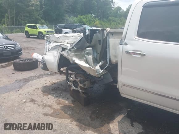 ✅ 2015 GMC Sierra 1500 SLT • VIN: 3GTU2VEC5FG136592 • Lot: 42375904. Listed on IAAI with 183,413 mi. Free auction sales archive from the USA and detailed vehicle history report at DreamBid. Image 6.