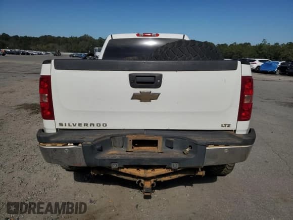 ✅ 2007 Chevrolet Silverado 2500HD LTZ • VIN: 1GCHK23697F567551 • Lot: 91667565. Wystawiony na Copart z przebiegiem 145 983 mil. Bezpłatny archiwum sprzedaży aukcyjnych z USA i szczegółowy raport historii pojazdu na DreamBid. Zdjęcie 6.