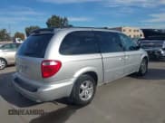 ✅ 2005 Dodge Caravan SXT • VIN: 2D4GP44L05R345986 • Lot: 43653111. Wystawiony na IAAI z przebiegiem 171 419 mil. Bezpłatny archiwum sprzedaży aukcyjnych z USA i szczegółowy raport historii pojazdu na DreamBid. Zdjęcie 4.