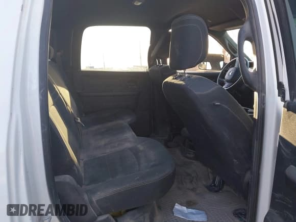 ✅ 2022 Ram 2500 Tradesman • VIN: 3C6UR5HJ4NG130956 • Lot: 41934589. Listed on IAAI with 117,963 mi. Free auction sales archive from the USA and detailed vehicle history report at DreamBid. Image 8.