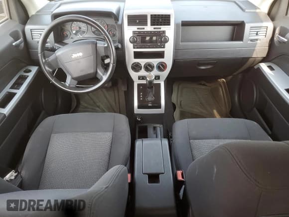 ✅ 2008 Jeep Patriot Sport • VIN: 1J8FT28W18D520047 • Лот: 59384295. Опубликован ранее на Copart с пробегом 176 770 миль. Бесплатный доступ к архиву аукционных продаж из США и подробный отчёт об истории автомобиля на DreamBid. Изображение 8.