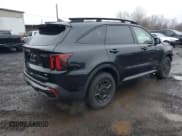 ✅ 2024 Kia Sorento X-Line SX Prestige • VIN: 5XYRKDJF1RG292213 • Лот: 82627544. Опубликован ранее на Copart с пробегом 3 968 миль. Бесплатный доступ к архиву аукционных продаж из США и подробный отчёт об истории автомобиля на DreamBid. Изображение 3.