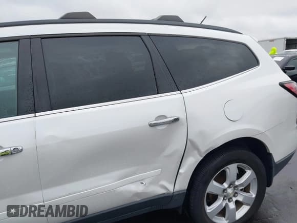 ✅ 2016 Chevrolet Traverse LT • VIN: 1GNKRGKD2GJ150940 • Lot: 43579665. Listed on IAAI with 88,893 mi. Free auction sales archive from the USA and detailed vehicle history report at DreamBid. Image 18.