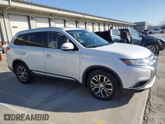 ✅ 2017 Mitsubishi Outlander GT • VIN: JA4JZ4AX8HZ003078 • Lot: 52297445. Wystawiony na Copart z przebiegiem 121 470 mil. Bezpłatny archiwum sprzedaży aukcyjnych z USA i szczegółowy raport historii pojazdu na DreamBid. Zdjęcie 4.