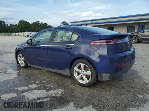 ✅ 2013 Chevrolet Volt • VIN: 1G1RA6E49DU129011 • Lot: 72049434. Wystawiony na Copart z przebiegiem 97 287 mil. Bezpłatny archiwum sprzedaży aukcyjnych z USA i szczegółowy raport historii pojazdu na DreamBid. Zdjęcie 2.