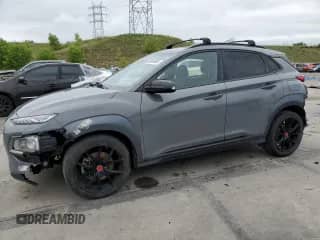 2021 Hyundai Kona Night Edition z VIN KM8K6CA5XMU675836, wystawiony jako Copart lot #58869565 z przebiegiem 123 730 mil mil oraz Czysty tytuł • Clean title. Historia ofert i sprzedaży dostępna na DreamBid. Obrazek 1.