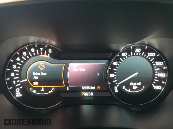 ✅ 2016 Lincoln MKC Reserve • VIN: 5LMCJ3D98GUJ00881 • Lot: 71352965. Wystawiony na Copart z przebiegiem 72 165 mil. Bezpłatny archiwum sprzedaży aukcyjnych z USA i szczegółowy raport historii pojazdu na DreamBid. Zdjęcie 9.