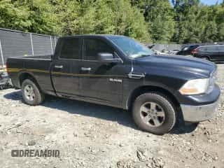 2009 Dodge 1500 SLT z VIN 1D3HV18P39S804605, wystawiony jako Copart lot #71056354 z przebiegiem 165 405 mil mil oraz Szkoda całkowita • Salvage title. Historia ofert i sprzedaży dostępna na DreamBid. Obrazek 4.