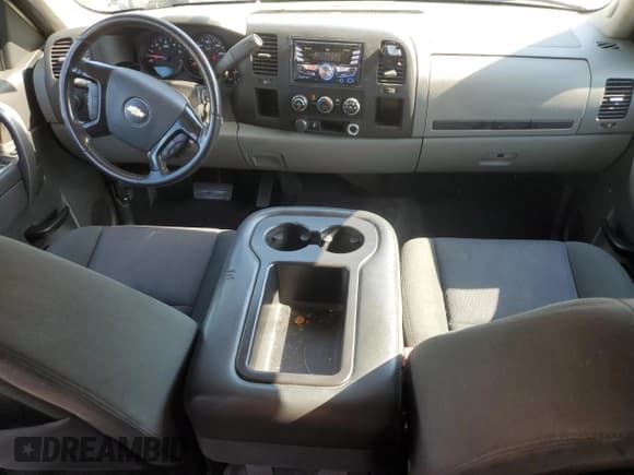 ✅ 2013 Chevrolet Silverado 1500 LS • VIN: 1GCRCREA2DZ104141 • Lot: 65548084. Listed on Copart with 110,755 mi. Free auction sales archive from the USA and detailed vehicle history report at DreamBid. Image 8.