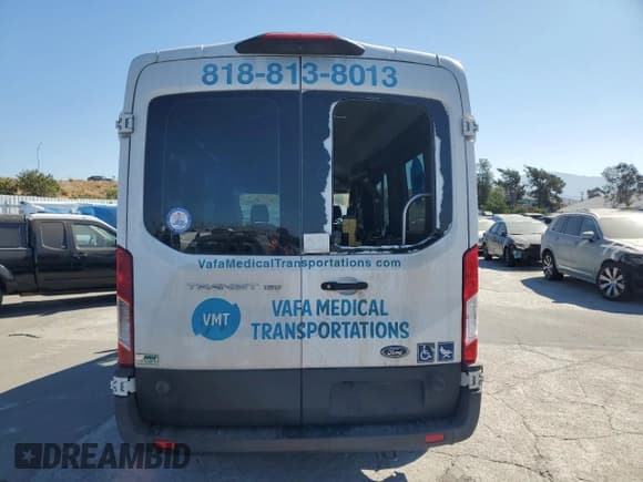 ✅ 2020 Ford Transit Cargo • VIN: 1FTYE1C81LKA10251 • Lot: 66031745. Wystawiony na Copart z przebiegiem 201 031 mil. Bezpłatny archiwum sprzedaży aukcyjnych z USA i szczegółowy raport historii pojazdu na DreamBid. Zdjęcie 6.