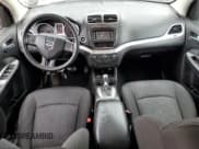 ✅ 2017 Dodge Journey SE • VIN: 3C4PDCAB2HT709371 • Lot: 83861085. Wystawiony na Copart z przebiegiem 118 596 mil. Bezpłatny archiwum sprzedaży aukcyjnych z USA i szczegółowy raport historii pojazdu na DreamBid. Zdjęcie 8.