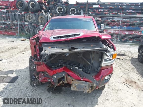 ✅ 2018 GMC Sierra 2500HD Denali • VIN: 1GT12UEY1JF265996 • Lot: 43086711. Listed on IAAI with 70,001 mi. Free auction sales archive from the USA and detailed vehicle history report at DreamBid. Image 12.