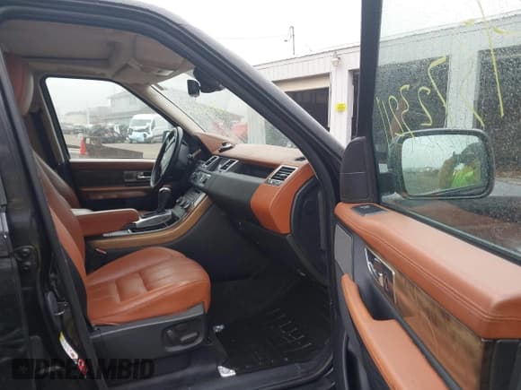 ✅ 2013 Land Rover Range Rover Sport HSE Lux • VIN: SALSK2D4XDA778648 • Lot: 43723211. Wystawiony na IAAI z przebiegiem 135 182 mil. Bezpłatny archiwum sprzedaży aukcyjnych z USA i szczegółowy raport historii pojazdu na DreamBid. Zdjęcie 5.