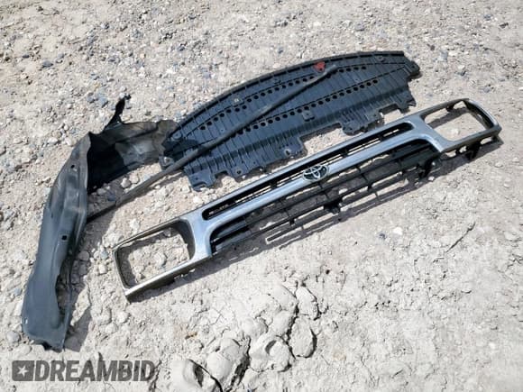 ✅ 1993 Toyota Pickup DLX • VIN: JT4RN93P4P5083841 • Лот: 68662145. Опубликован ранее на Copart с пробегом 259 411 миль. Бесплатный доступ к архиву аукционных продаж из США и подробный отчёт об истории автомобиля на DreamBid. Изображение 12.