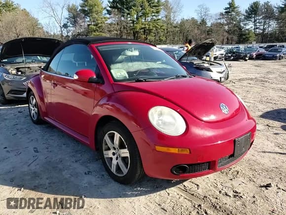 ✅ 2006 Volkswagen Beetle • VIN: 3VWRF31Y26M310472 • Lot: 49834995. Wystawiony na Copart z przebiegiem 135 948 mil. Bezpłatny archiwum sprzedaży aukcyjnych z USA i szczegółowy raport historii pojazdu na DreamBid. Zdjęcie 11.