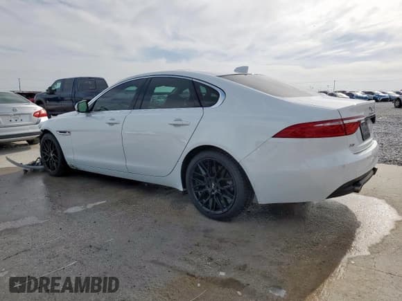 ✅ 2017 Jaguar XF 35t Prestige • VIN: SAJBE4BV4HCY31023 • Lot: 56425255. Listed on Copart with 58,469 mi. Free auction sales archive from the USA and detailed vehicle history report at DreamBid. Image 2.