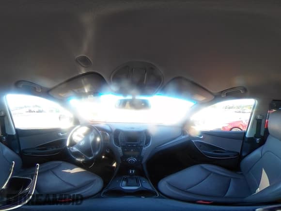 ✅ 2014 Hyundai Santa Fe • VIN: 5XYZUDLB4EG205418 • Lot: 43058157. Listed on IAAI with 137,818 mi. Free auction sales archive from the USA and detailed vehicle history report at DreamBid. Image 19.