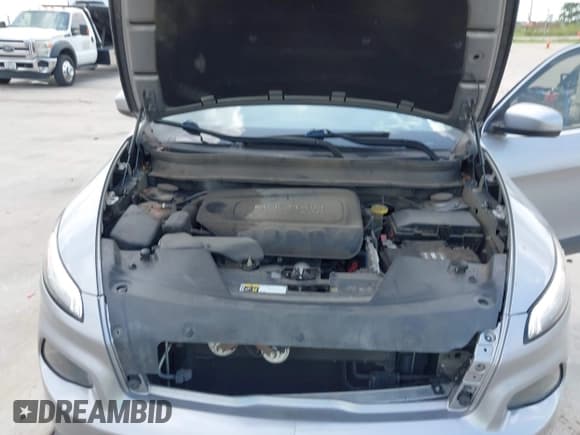 ✅ 2017 Jeep Cherokee 75th Anniversary Edition • VIN: 1C4PJMCB6HW524181 • Лот: 42417312. Опубликован ранее на IAAI с пробегом 135 198 миль. Бесплатный доступ к архиву аукционных продаж из США и подробный отчёт об истории автомобиля на DreamBid. Изображение 10.