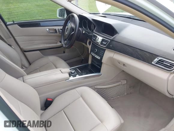 ✅ 2016 Mercedes-Benz E 350 Luxury • VIN: WDDHF8JB6GB254090 • Lot: 42481725. Wystawiony na IAAI z przebiegiem 104 359 mil. Bezpłatny archiwum sprzedaży aukcyjnych z USA i szczegółowy raport historii pojazdu na DreamBid. Zdjęcie 5.