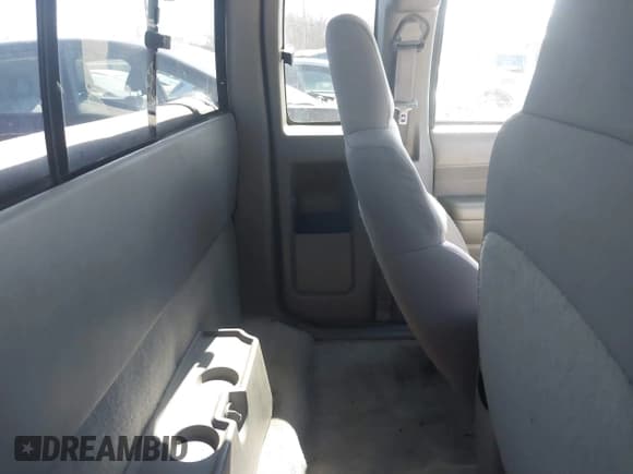 ✅ 2003 Chevrolet S-10 LS • VIN: 1GCCT19X038253478 • Лот: 41744079. Опубликован ранее на IAAI с пробегом 215 807 миль. Бесплатный доступ к архиву аукционных продаж из США и подробный отчёт об истории автомобиля на DreamBid. Изображение 8.