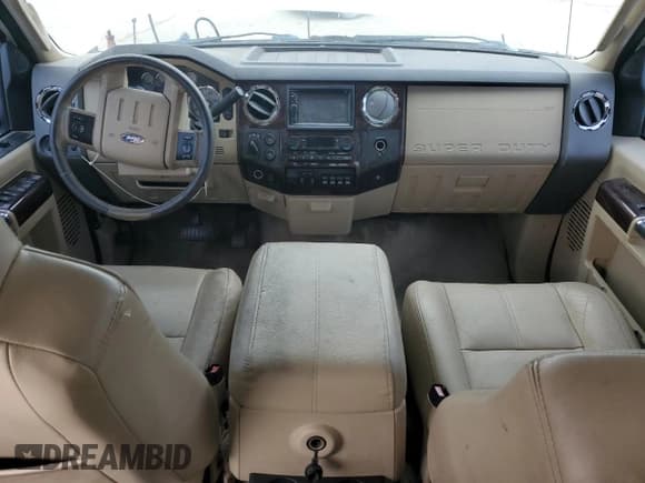 ✅ 2008 Ford F-350 XL • VIN: 1FTWW31RX8EA35005 • Lot: 81493605. Wystawiony na Copart z przebiegiem Nie podano. Bezpłatny archiwum sprzedaży aukcyjnych z USA i szczegółowy raport historii pojazdu na DreamBid. Zdjęcie 8.